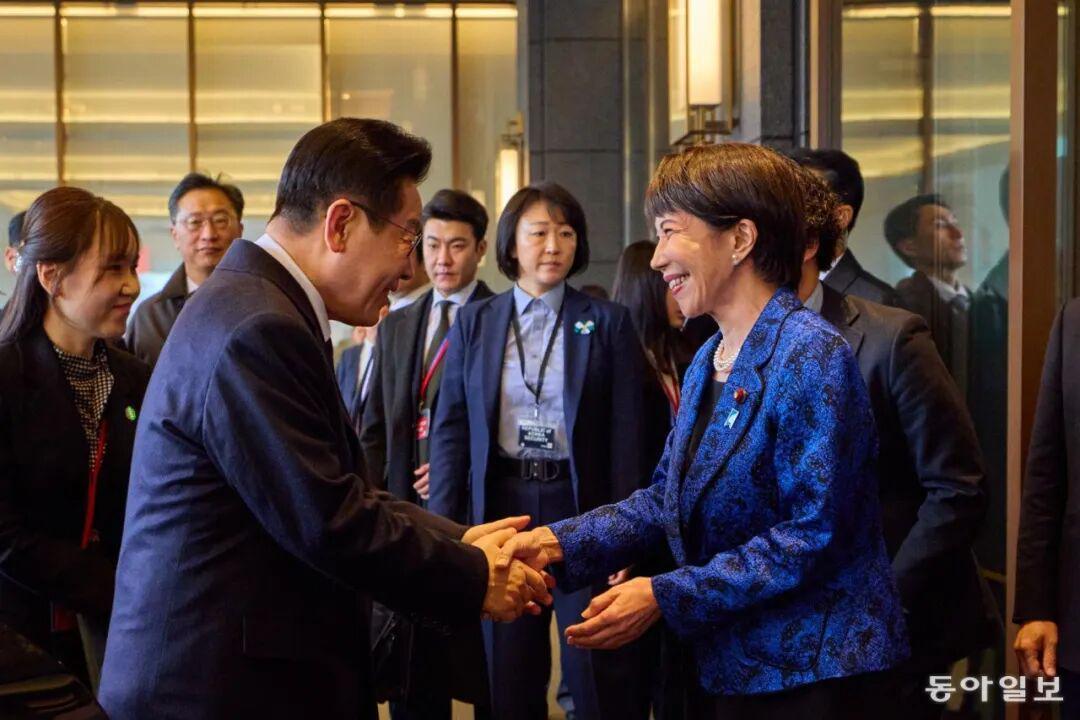 500彩票一站服务-李在明见“鬼”说鬼话